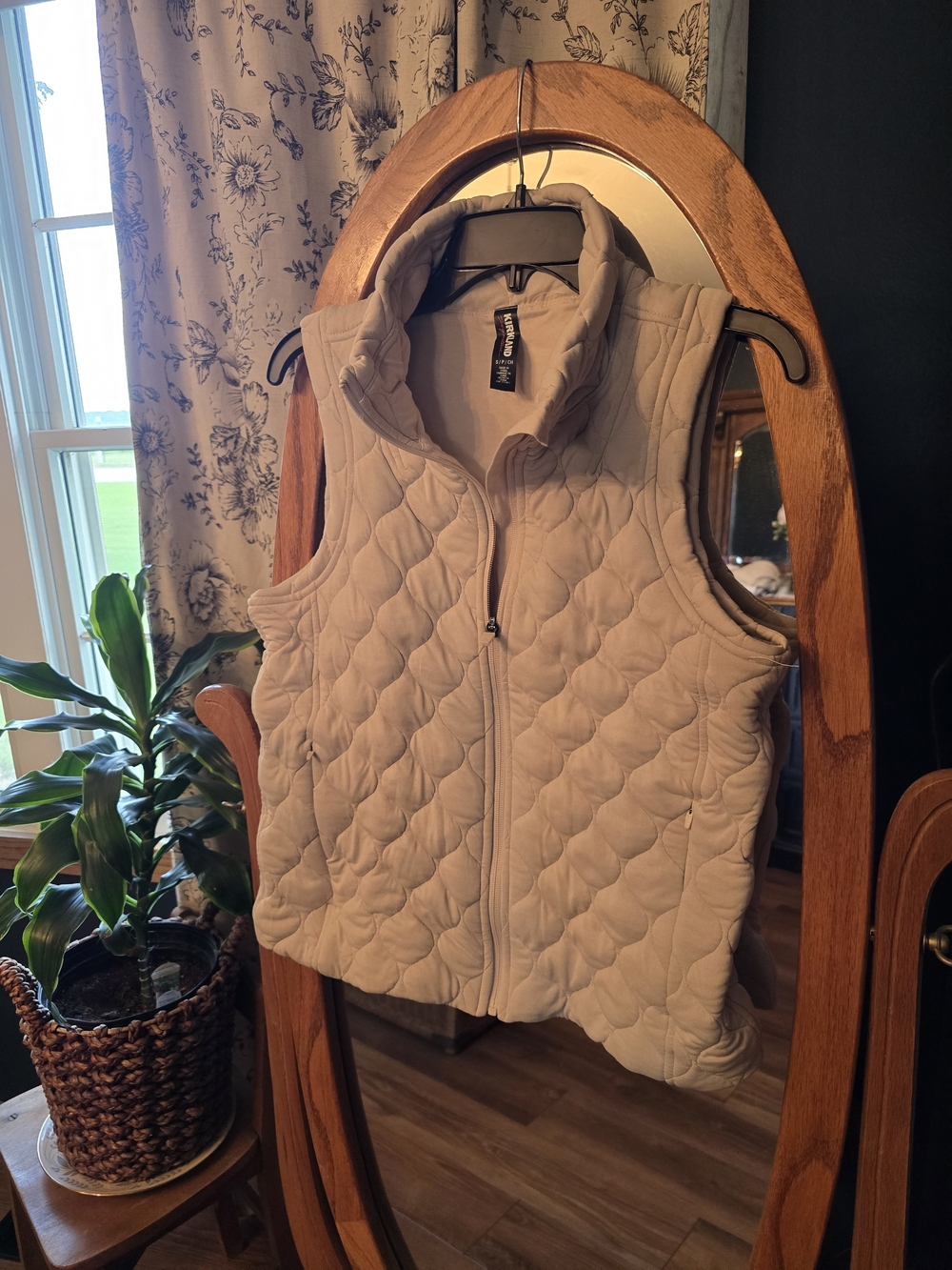 Women's Kirkland Quilted Vest - Neutral Beige Sz Small